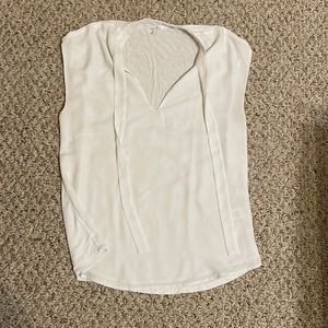 Small Camber & Grace white front tie blouse